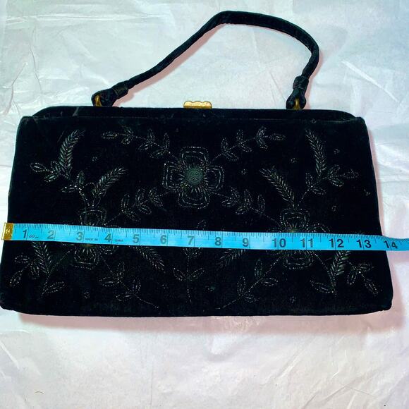 VINTAGE FIFTIES LARGE SOURE BEADED BLACK VELVET BAG - Picture 4 of 12
